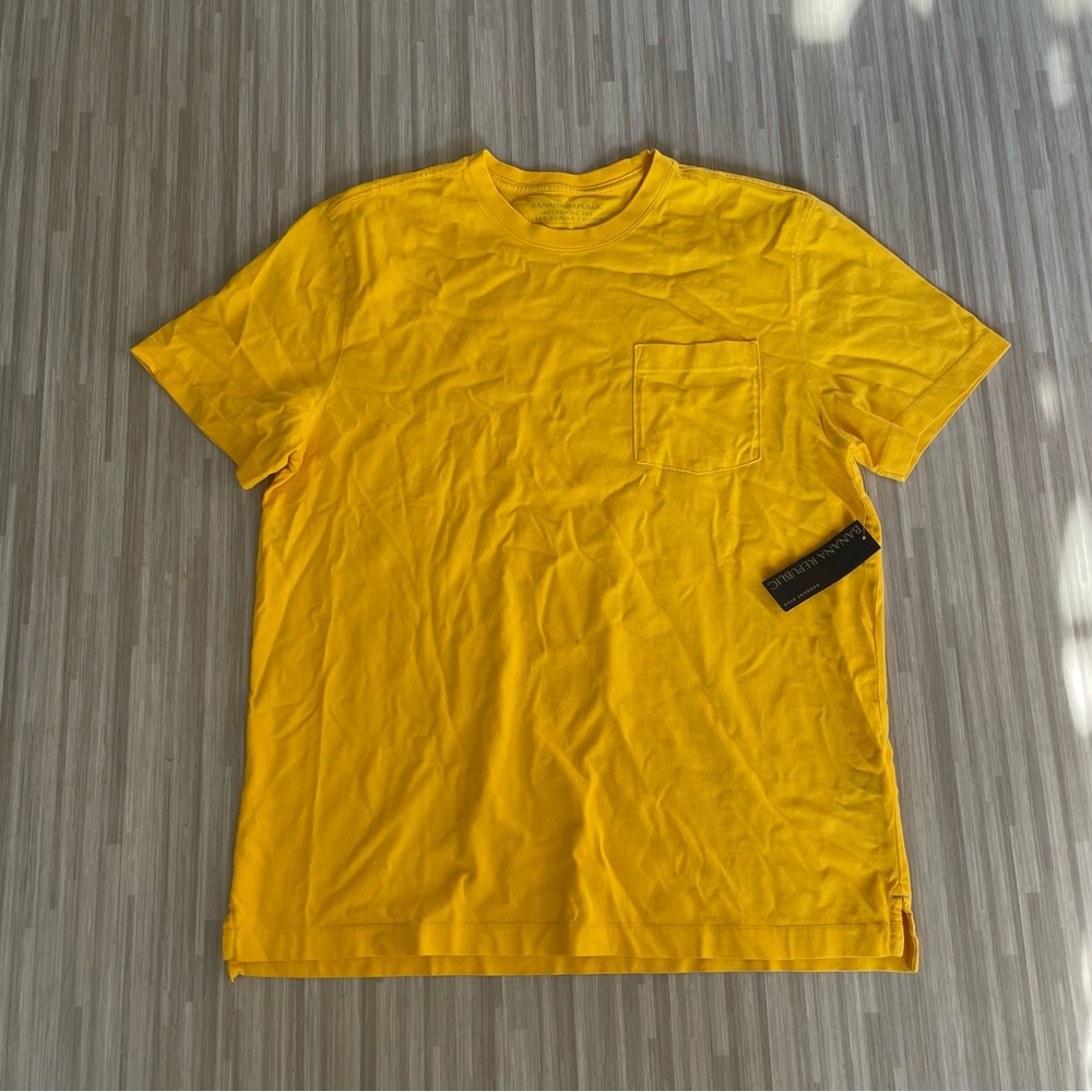 NWT men’s Banana Republic tshirt
